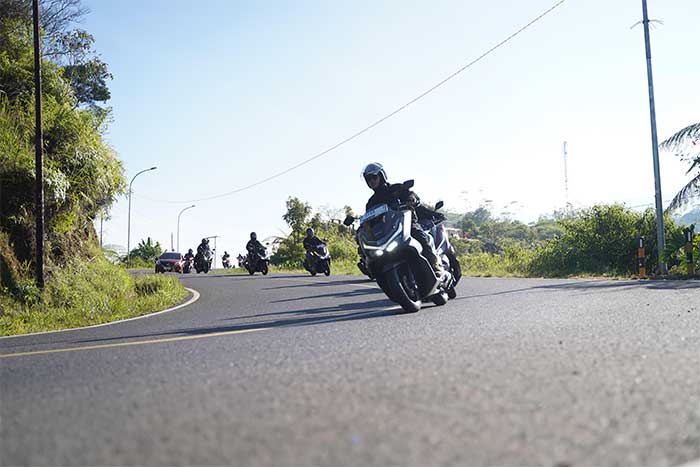 Tips-Aman-Mendahului-untuk-Pengendara-Motor