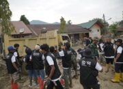 Relawan BRI Peduli Terjun Langsung Bersih-bersih Sekolah di Aceh Tamiang