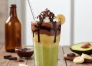 Jus Pisang Alpukat Cokelat, Perpaduan Tropis Kaya Nutrisi yang Menyegarkan
