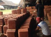 Dari Tanah Liat ke Harapan: Kisah Hena Gian Hermana Mengangkat Usaha Genteng Bersama BRI