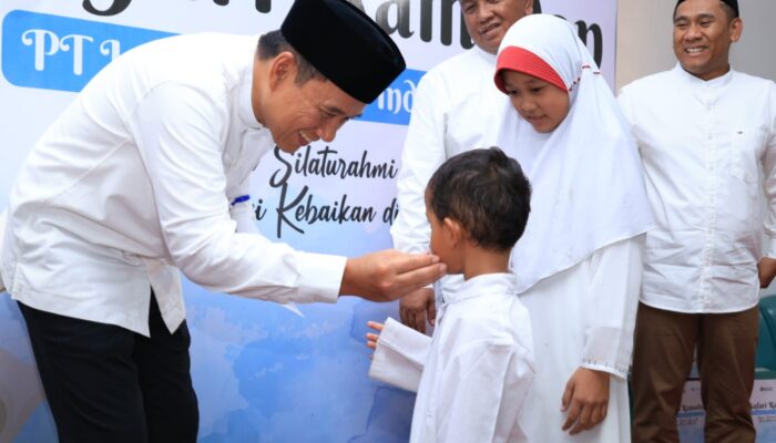 Jamkrindo Tebar Berkah Ramadan, Salurkan Bantuan Sosial di Sukabumi