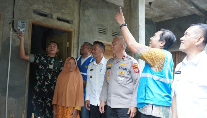 Ramadan 2026 Diterangi oleh 321 Sambungan Listrik Gratis PLN UID Jabar