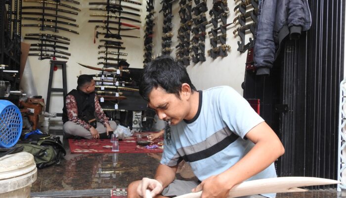 Golok Cibatu: Dari Gang Kecil ke Pasar Dunia